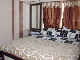 Bed and Breakfast Sri Durga Residency Йеркод Экстерьер фото