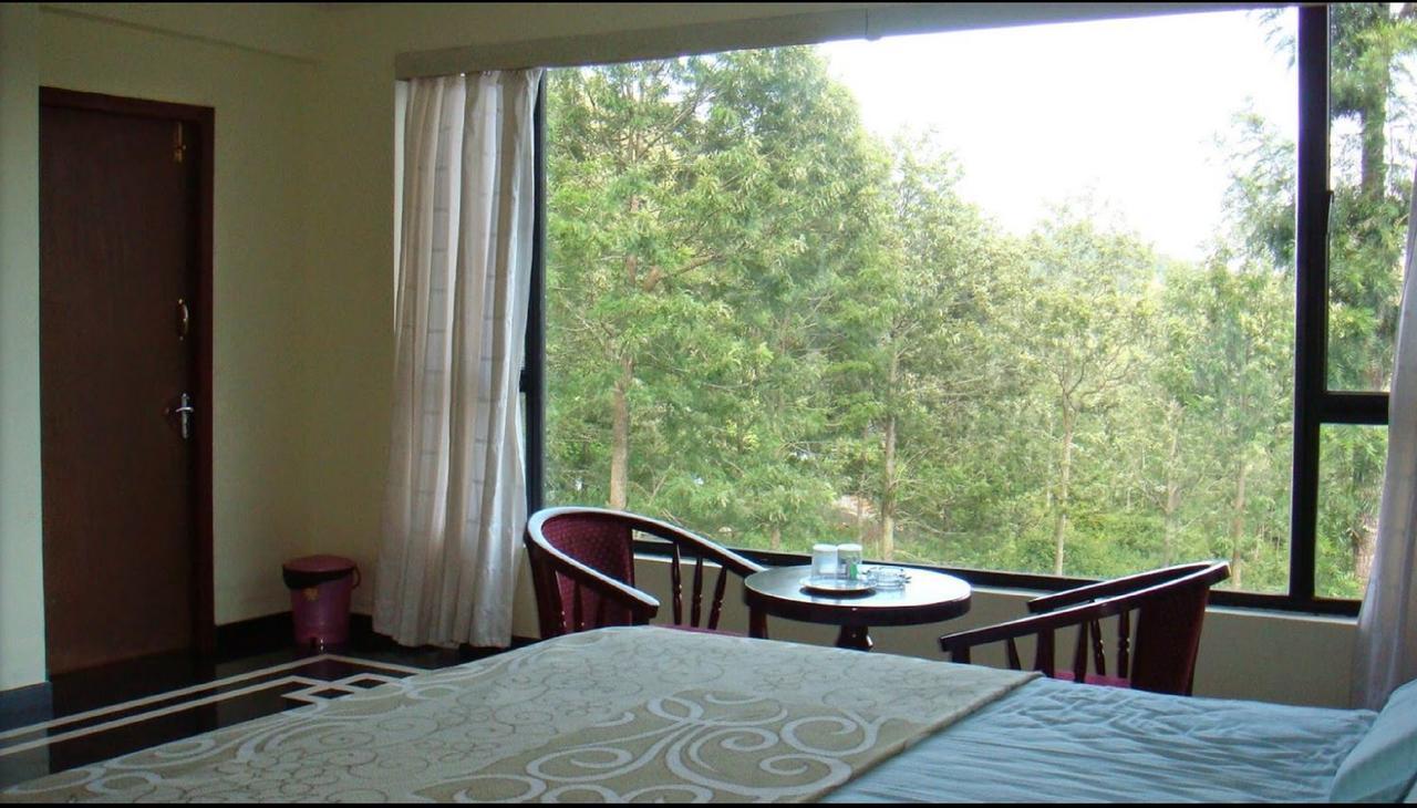 Bed and Breakfast Sri Durga Residency Йеркод Экстерьер фото