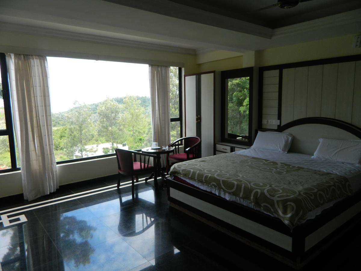 Bed and Breakfast Sri Durga Residency Йеркод Экстерьер фото